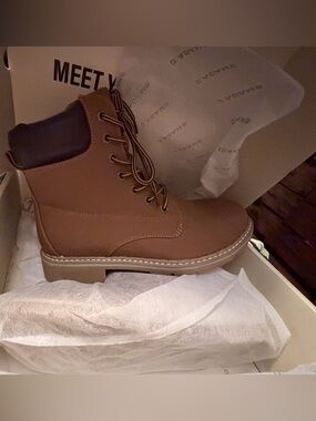 Women’s Tan Lace-Up Winter & Rain Boots with Padded Collar